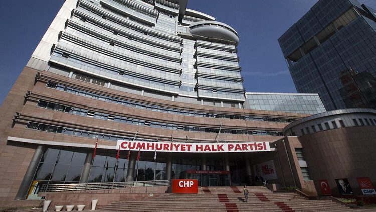 CHP Kurultayında Ekrem İmamoğlu'nun Davası 21 Ekim'e Ertelendi