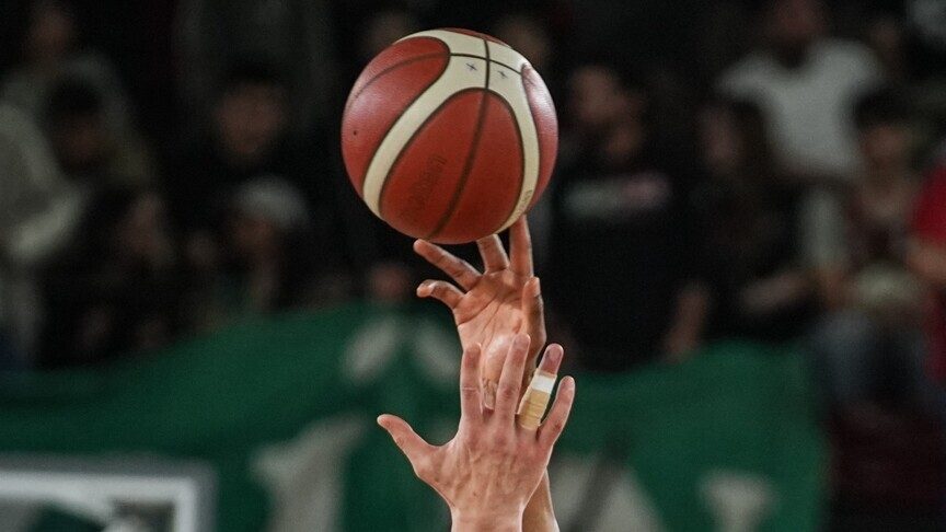 Basketbol Süper Ligi'nde Beşiktaş ve Anadolu Efes Derbisi Başlıyor