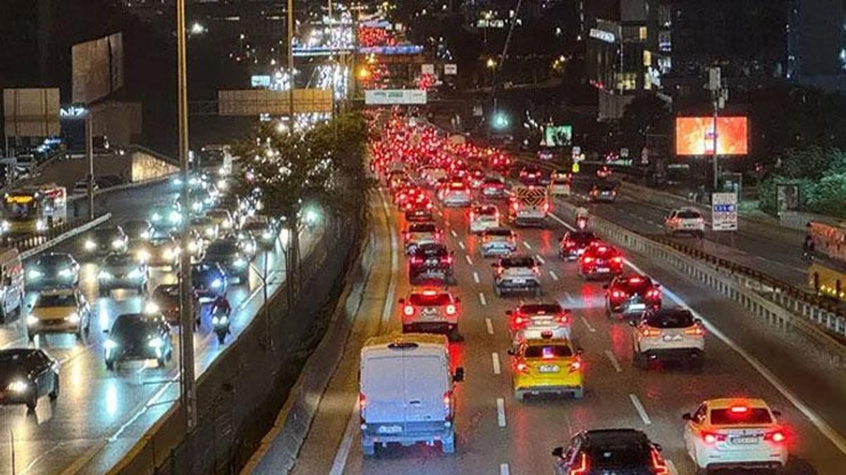 İstanbul'da trafik yoğunluğu yüzde 85'e ulaştı