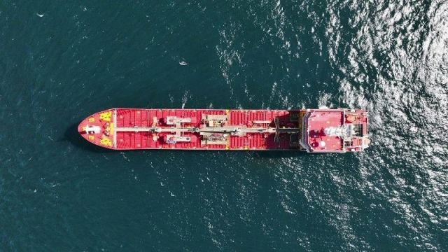 Silivri'de batan gemideki kayıp mürettebat arama çalışmaları sürüyor