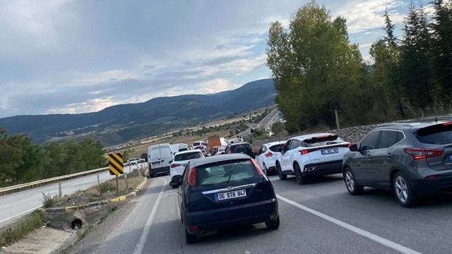 D-100 kara yolunda yol çalışması İstanbul trafiğini etkiledi