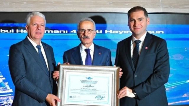 İstanbul Havalimanı 4'üncü pistin işletme ruhsatını aldı