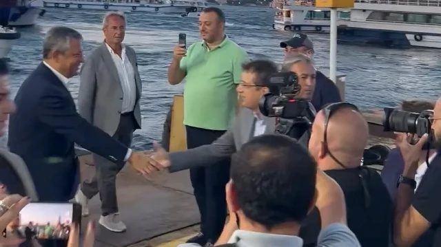 Özgür Özel Üsküdar mitingine İBB teknesiyle geldi
