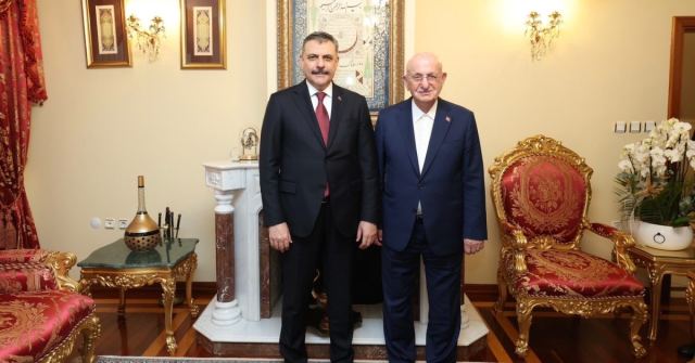 Çiftçi, Kahraman'ı Bostancı'daki Evinde Ziyaret Etti