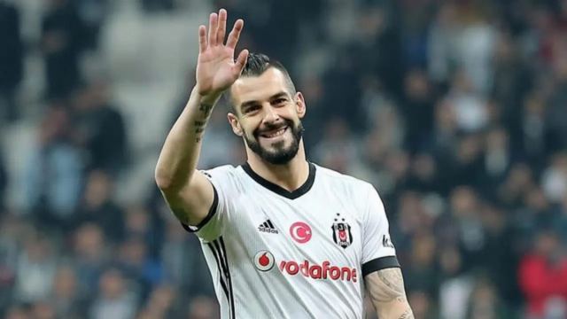 Alvaro Negredo Beşiktaş günlerini anlattı: 'Gözüm kapalı giderdim'