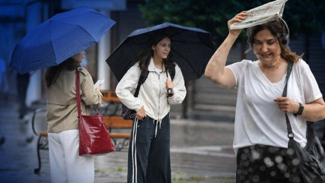 İstanbul'da sağanak yağış ve fırtına uyarısı yapıldı