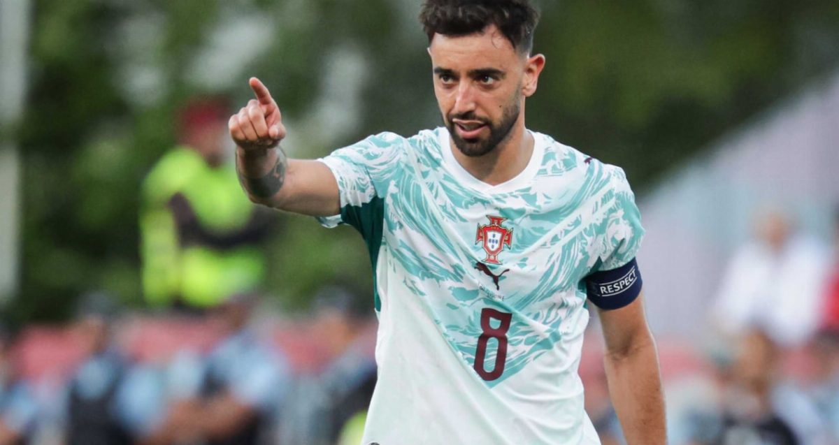 Bruno Fernandes Galatasaraylı Taraftara Gülümseyerek Yanıt Verdi