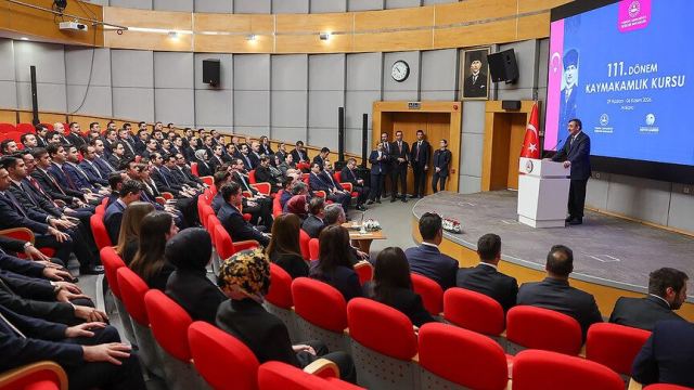 Cumhurbaşkanı Yardımcısı Yılmaz, Kaymakam Adaylarıyla Buluştu