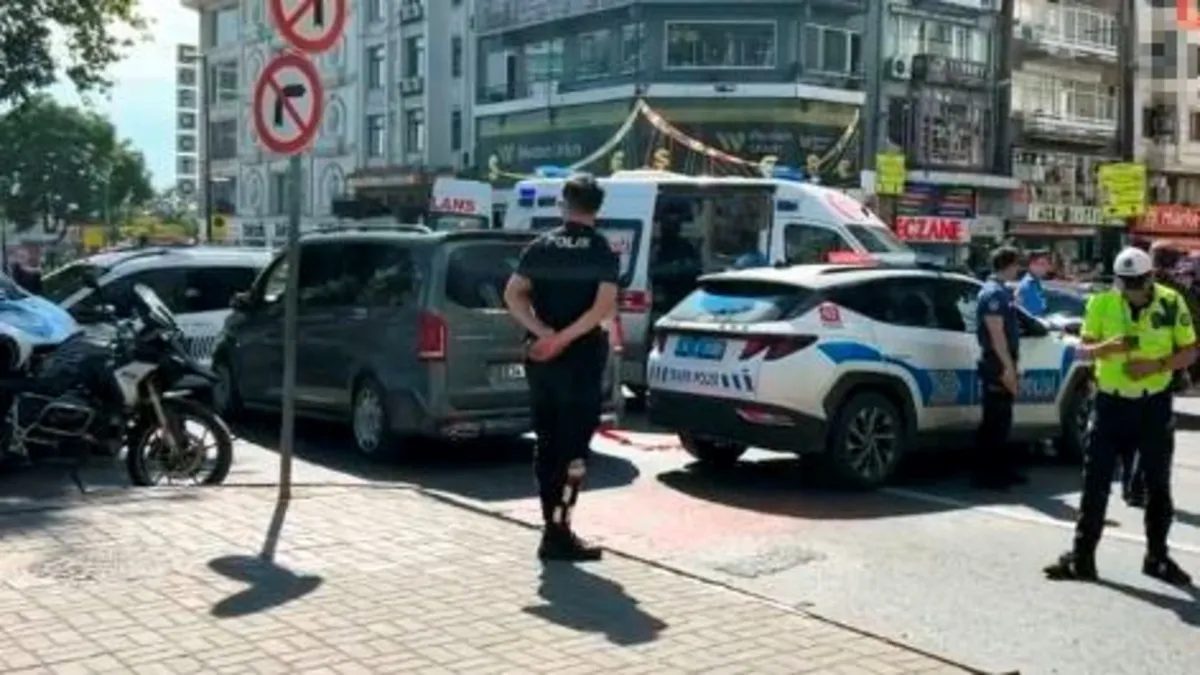 Fatih'te Kırmızı Işığa Dikkat Etmeyen Yaya Kazada Hayatını Kaybetti