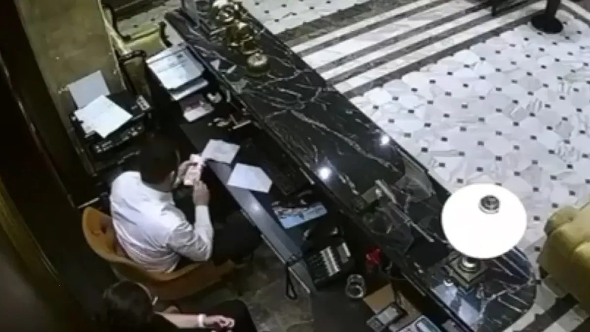 Fatih'te otel çalışanları vurgun yaparken kamerada yakalandı