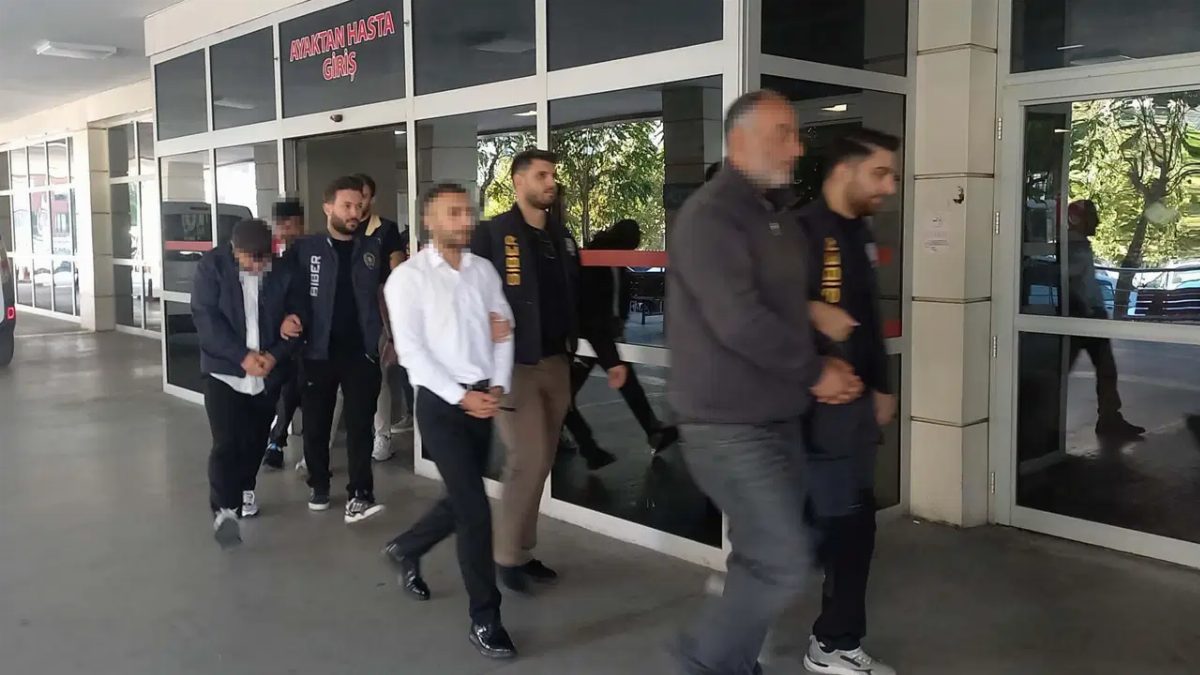 İstanbul merkezli dolandırıcılık çetesine operasyon: 20 gözaltı