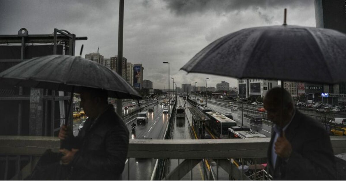 İstanbul'da sağanak yağmur ve fırtına uyarısı yapıldı