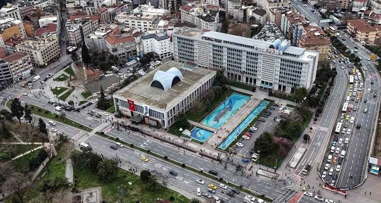 İBB'ye Yönelik Yolsuzluk Davasında Duruşma Yarına Ertelendi