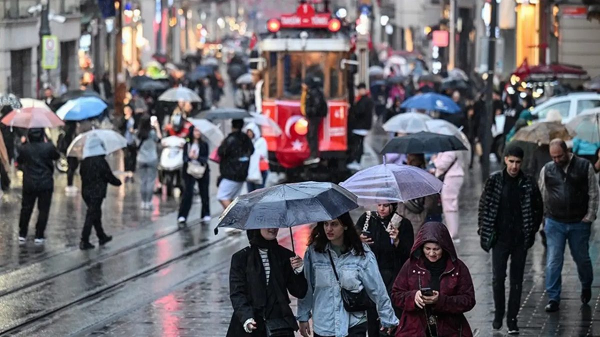 İstanbul Valiliği kuvvetli yağış ve fırtına için uyardı