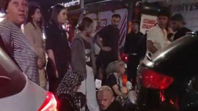 Sultangazi'de zincirleme trafik kazasında 5 kişi yaralandı