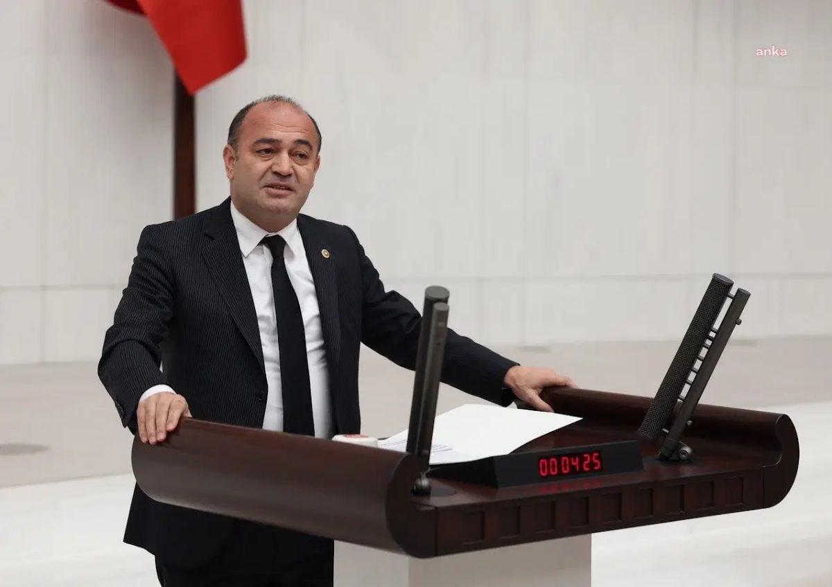 Özgür Karabat, Türkiye'deki fon krizini eleştirdi