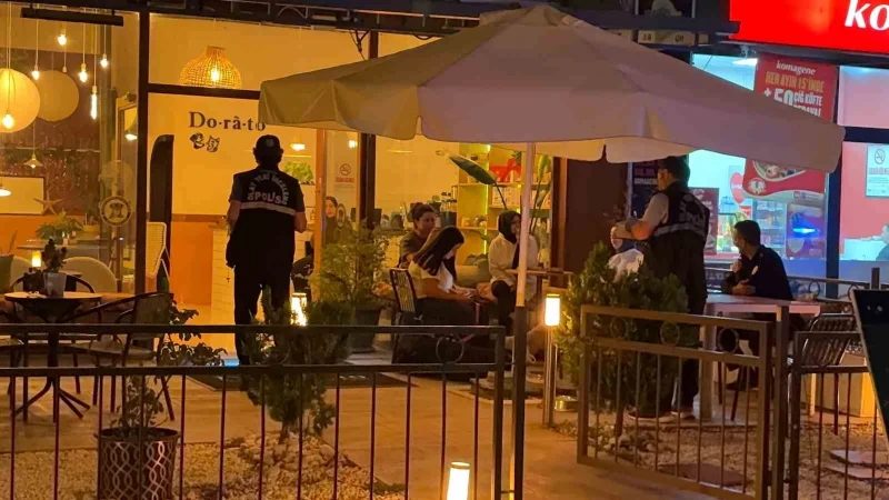 Kayseri'de Bıçaklı Kavga: Yaralı Kafe Sığındı