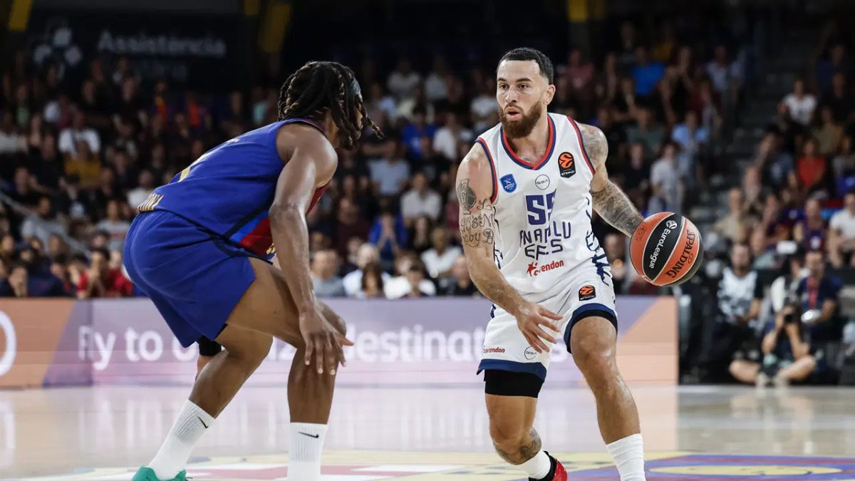 Anadolu Efes - Beşiktaş maçı saat 20.30'da başlıyor
