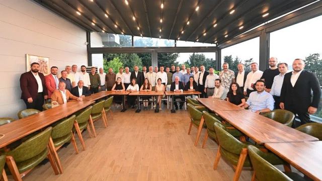 Yeni Parti'de 40 Kurucu Başkan Sandıkta Seçimi Kaybetti