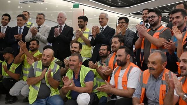Türkiye'nin Hızlı Metrosunda Tarihi Yolcu Rekoru Kırıldı