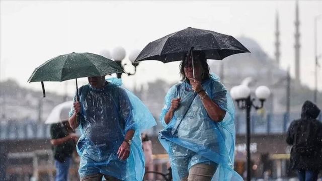 İstanbul'da sağanak yağış yarın da sürecek