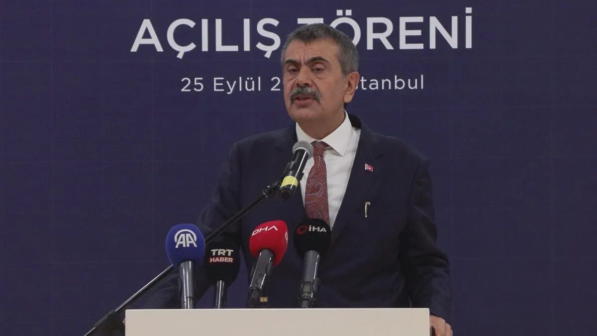 Yusuf Tekin, Şile'de Meslek Lisesi Açılışında Bulundu