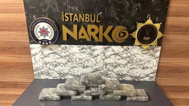 İstanbul'da zehir tacirlerine operasyon: 2 kişi yakalandı