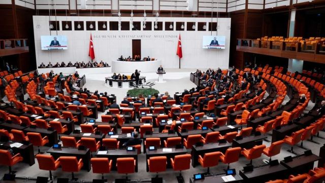 TBMM'de Koltuk Dağılımı Değişiyor, 5 Vekil AK Parti'ye Katılıyor