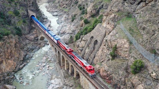 Turistik Karaelmas Ekspresi seferleri 2 Ekim'de başlayacak