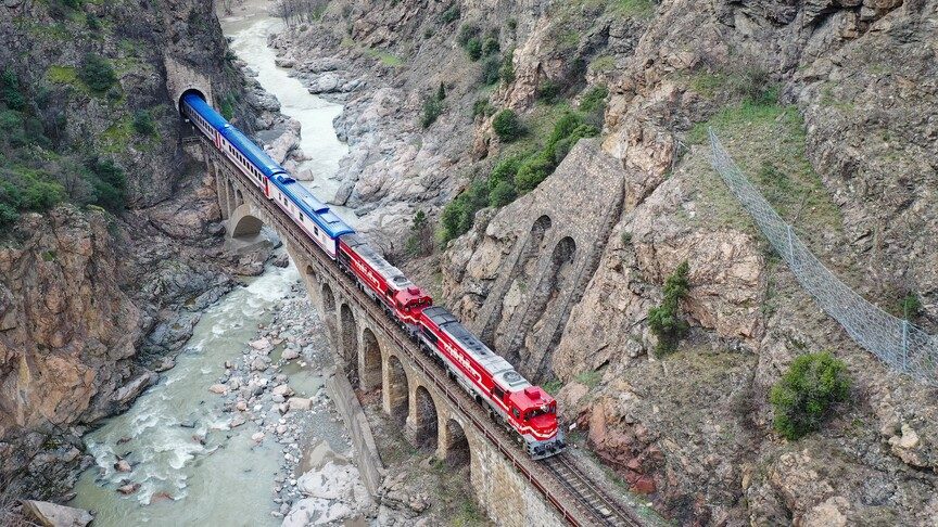 Turistik Karaelmas Ekspresi seferleri 2 Ekim'de başlayacak