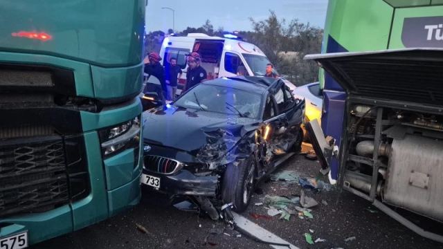 İstanbul-İzmir Otoyolu'nda zincirleme kaza: 11 yaralı