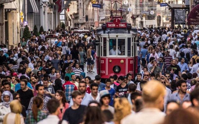 İBB 8,7 milyar liralık eğitim desteği paketini açıkladı