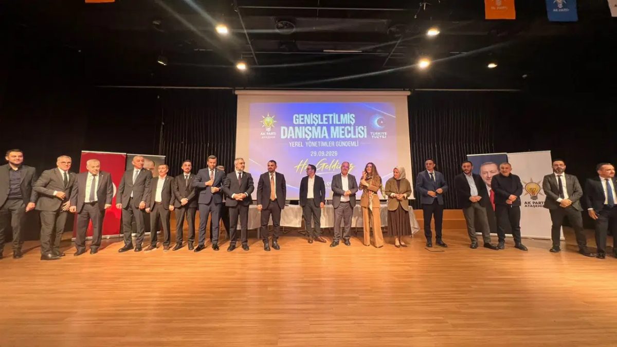 Ataşehir'de CHP'li 6 Meclis Üyesi AKP'ye Geçti