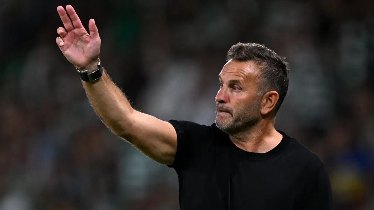 Okan Buruk, VAR hakemine sert tepki gösterdi