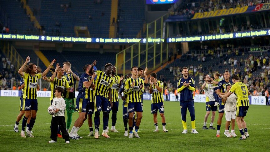 Fenerbahçe Eyüpspor'u 8-0 ile mağlup ederek tarihi bir galibiyet aldı