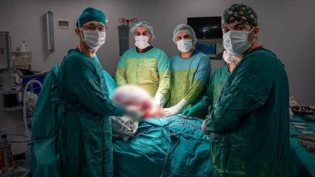 Malatya'da Karın Ağrısı Şikayetiyle Ameliyat Oldu