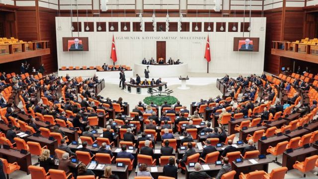 Selçuk Özdağ, İstanbul Borsası'ndaki Fiyat Hareketlerini Meclis'e Taşıdı