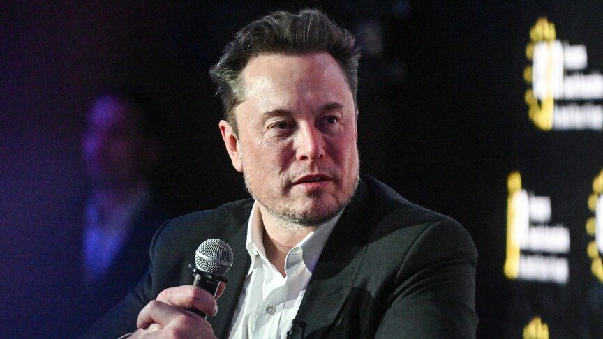 Elon Musk yapay zekanın insanlığı yok edebileceği iddialarına yanıt verdi
