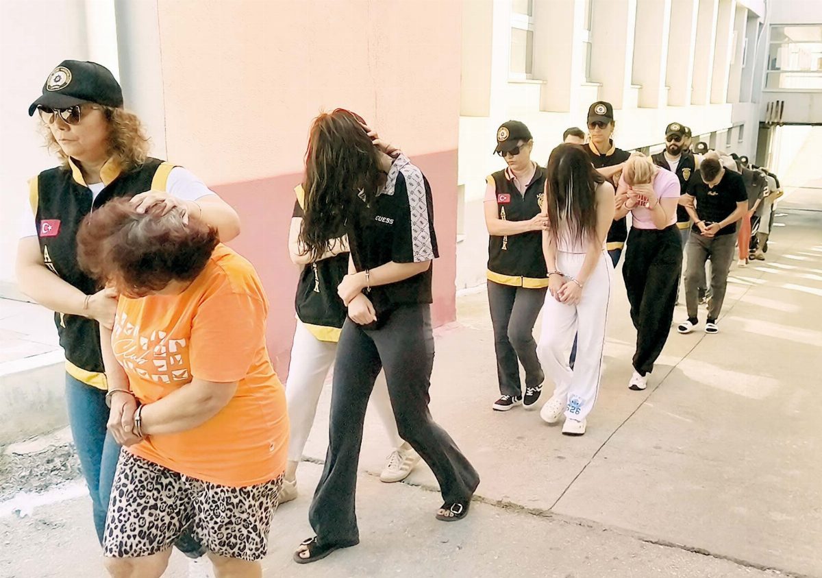 Fuhuş Operasyonunda 18 Şüpheli Gözaltına Alındı