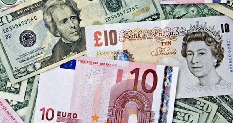 Döviz Kurları Tarih Yazıyor: Dolar, Euro ve Sterlin Rekor Kırdı
