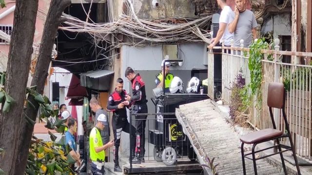 Fatih'te döviz bürosunda silahlı kavga: 2 ölü, 2 yaralı
