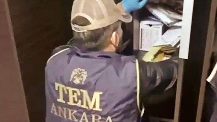 MASAK'ta FETÖ bağlantılı üç kişi tutuklandı