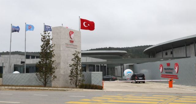 Riva'da TFF, Kulüp Başkanlarıyla Yayın İhalesini Görüştü