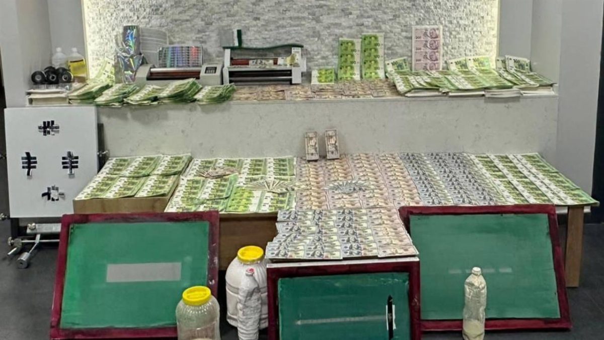 İstanbul'da 963 bin 800 sahte Euro, 91 bin 100 sahte dolar ele geçirildi