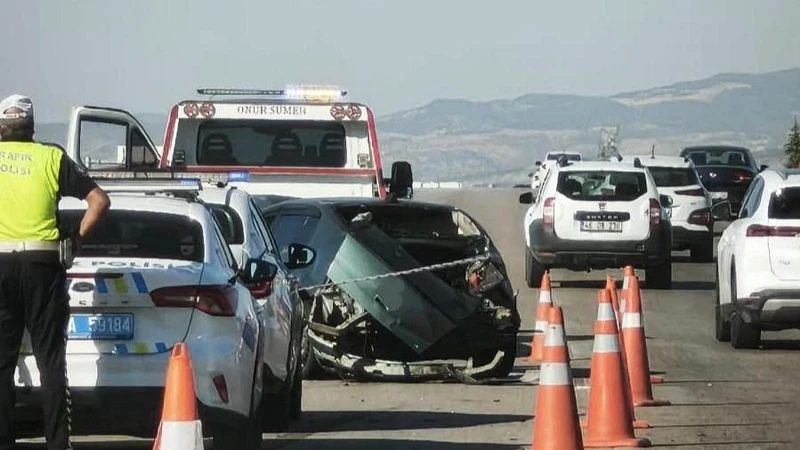 Ankara’da Yakıt Tankeri ile Otomobil Çarpıştı, İki Yaralı