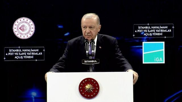 Cumhurbaşkanı Erdoğan İstanbul Havalimanı'nda açıklamalarda bulunuyor