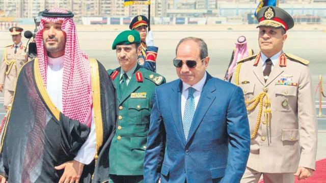 Mekke'de Güvenlik Alarmı: Halk Güvenli Alanlara Yönlendirildi