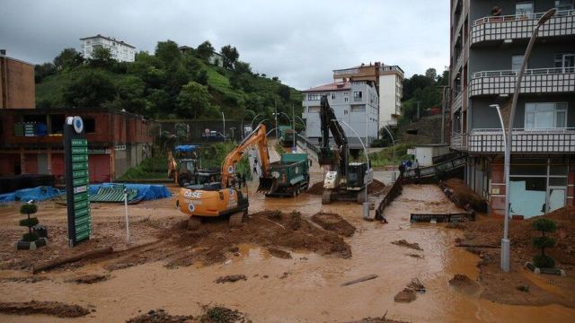 Rize'deki Sağanakta Hasar 1 Milyar 42 Milyon Lira Olarak Belirlendi