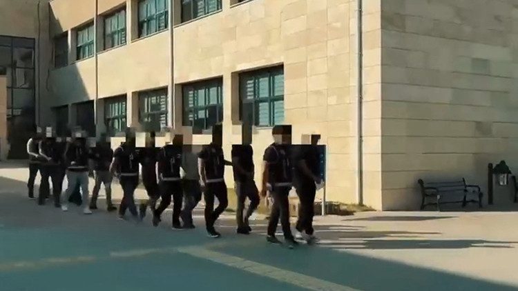 Afyonkarahisar merkezli dolandırıcılık operasyonunda 11 tutuklama