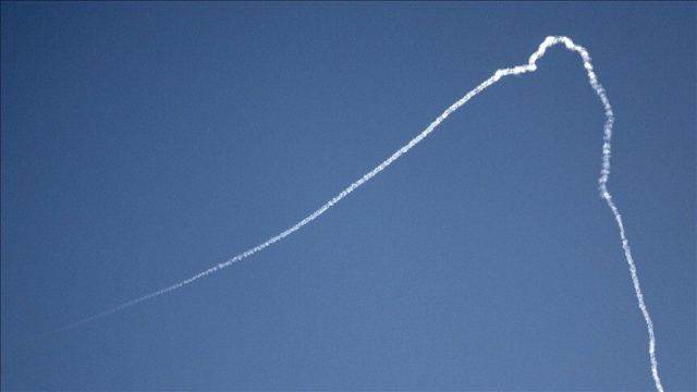 Yemen Ordusu Taiz'de Husilere Ait Noktaları Hedef Aldı